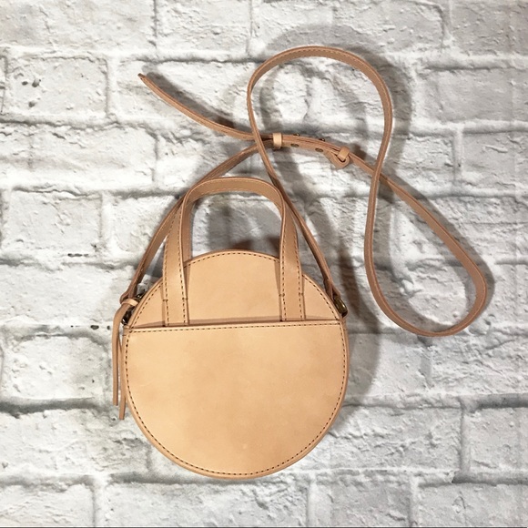 Madewell Handbags - NWT Madewell Leather Circle Bag Beige Natural Juno